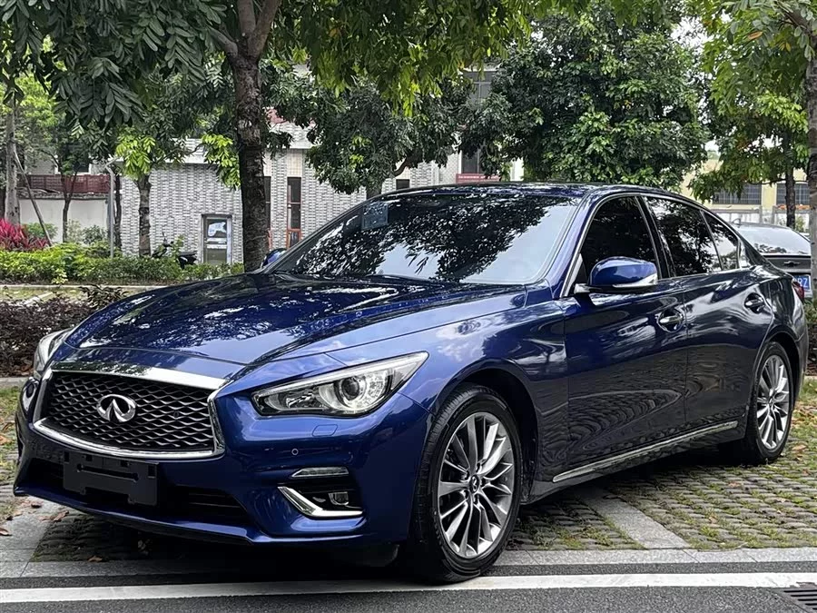 Infiniti Q50L