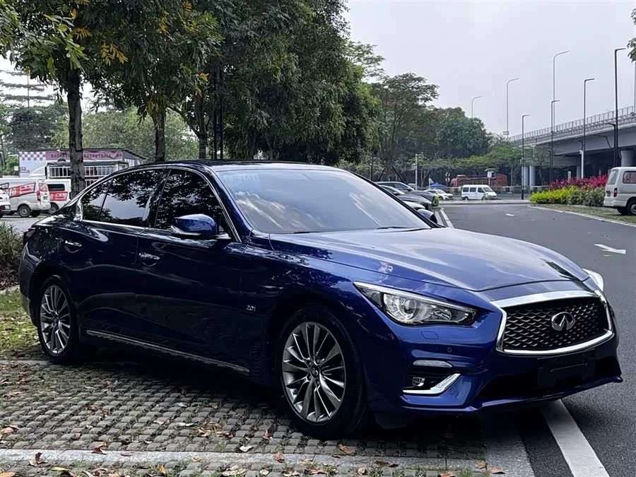 Infiniti Q50L