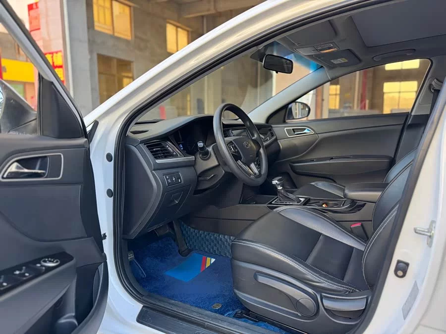 Hyundai Mistra