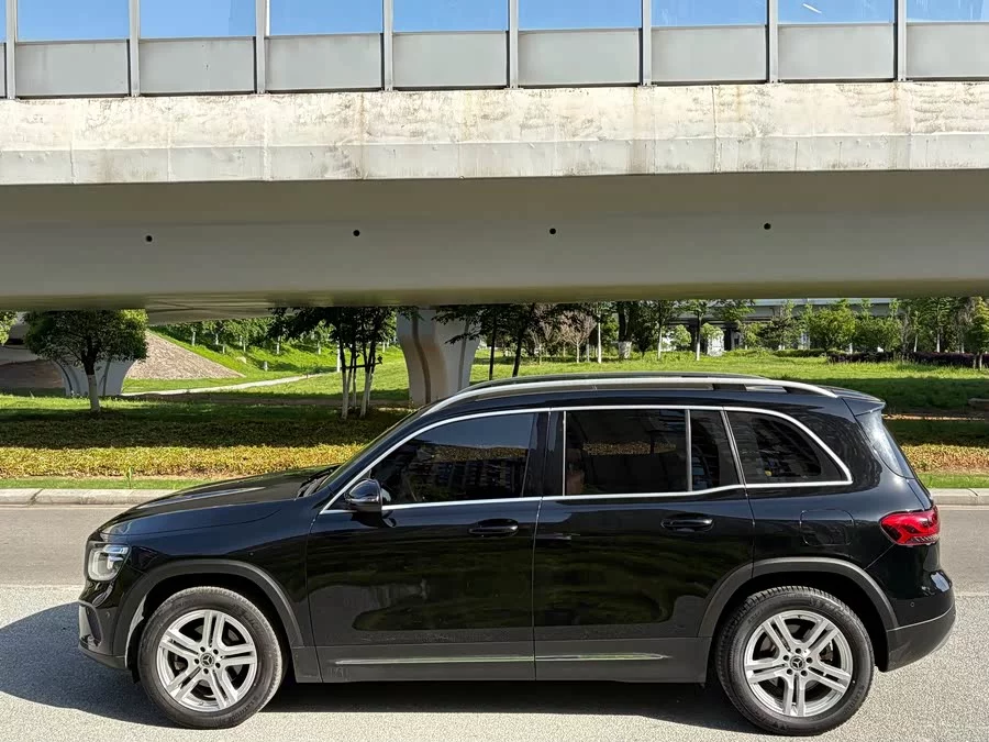Mercedes Benz GLB