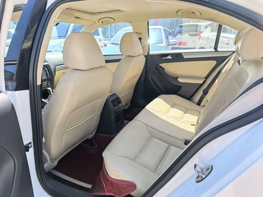 Volkswagen Sagitar