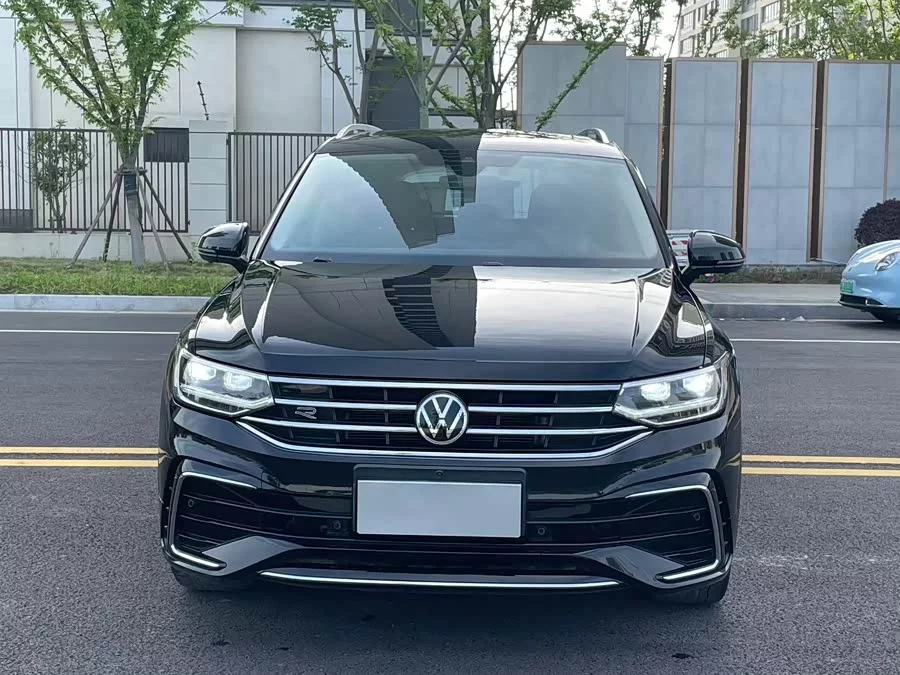 Volkswagen Tiguan L