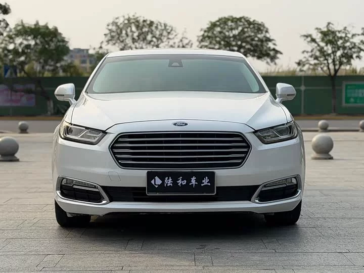 Ford Taurus