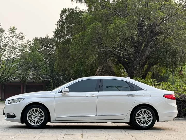 Ford Taurus