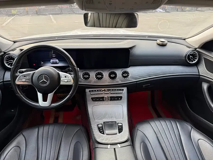 Mercedes Benz CLS