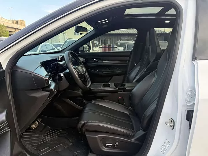 Dongfeng L7