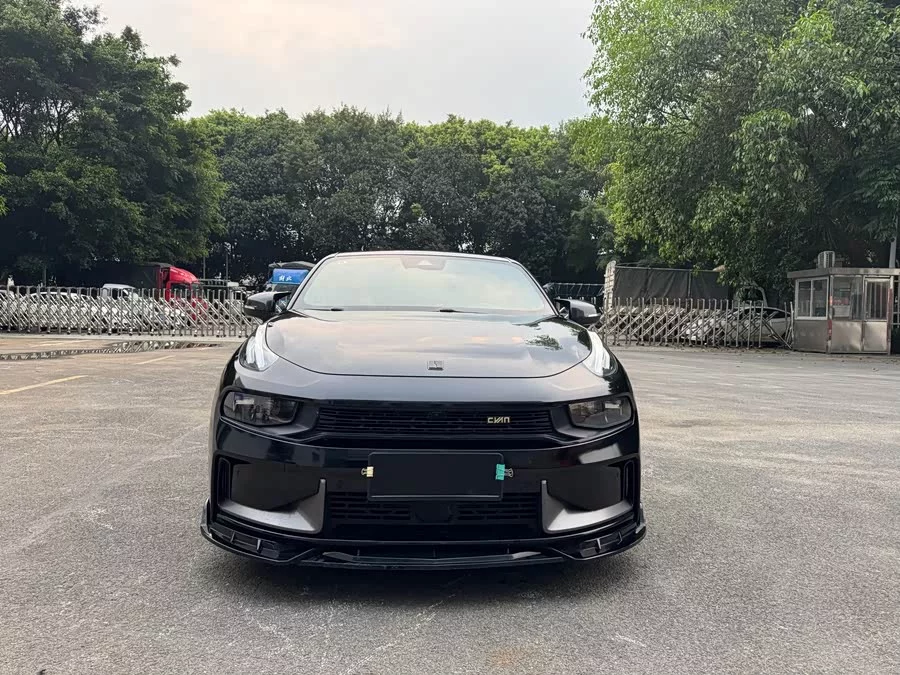 Lynk & Co 03