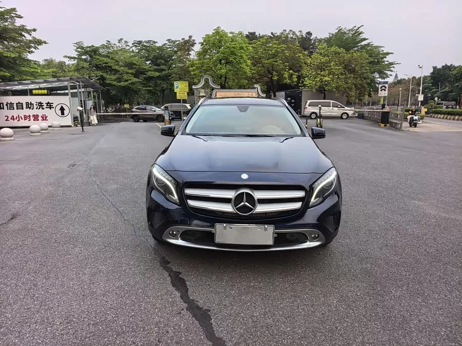Mercedes Benz GLA
