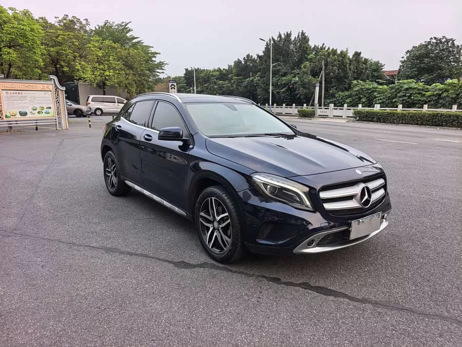 Mercedes Benz GLA
