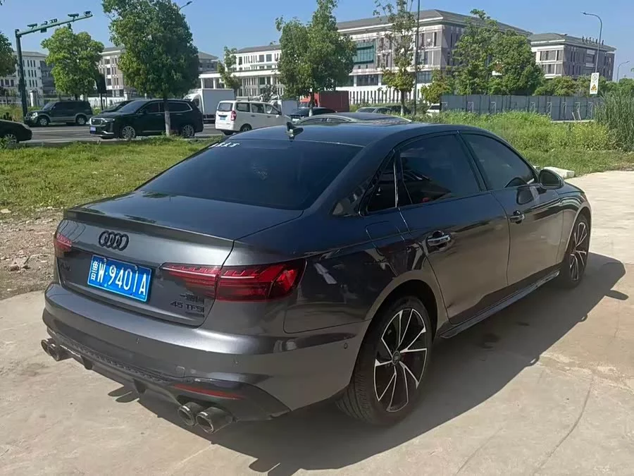 Audi A4L