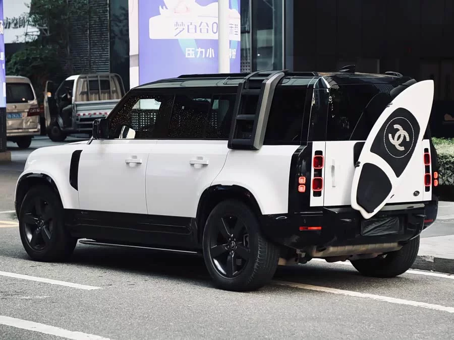 Land Rover guard