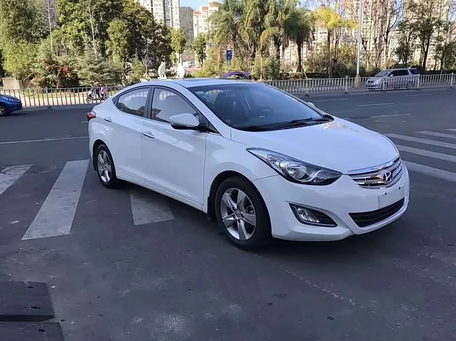 Hyundai Elantra