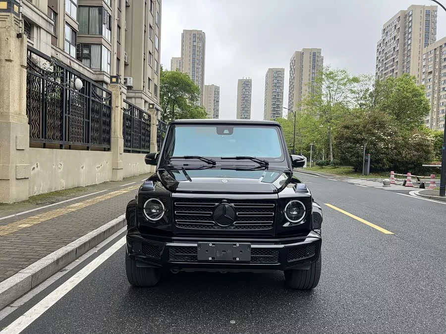 Mercedes Benz G-rated