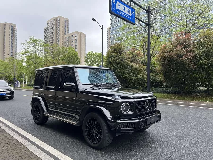 Mercedes Benz G-rated