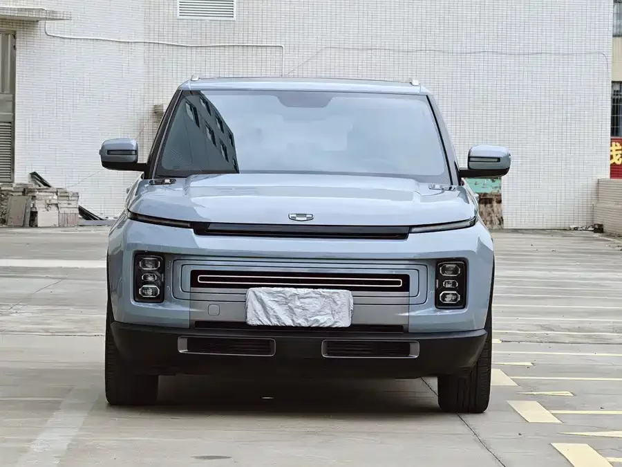 Geely ICON