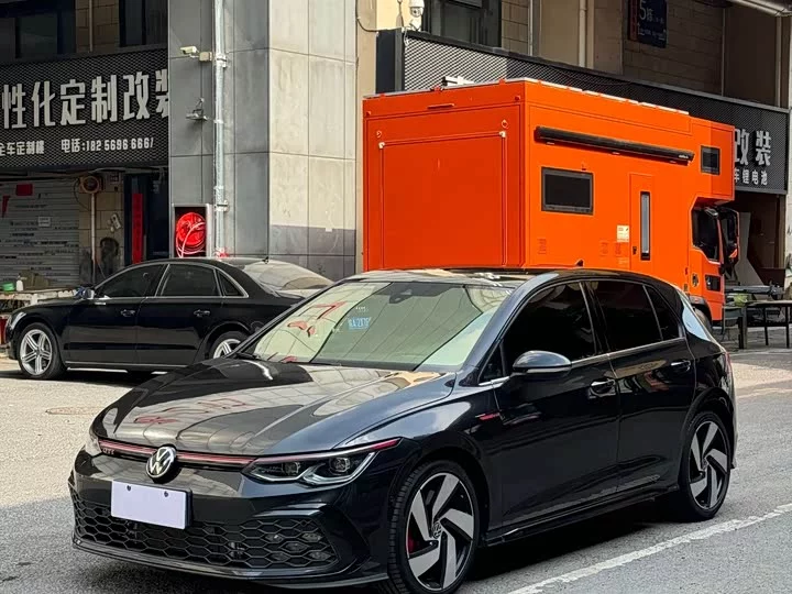 Volkswagen Golf GTI