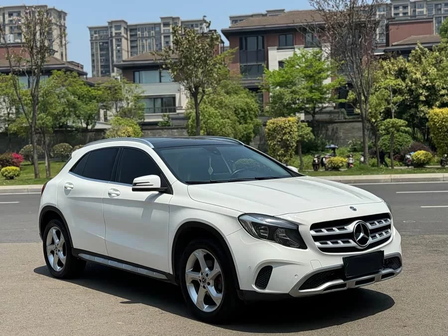 Mercedes Benz GLA