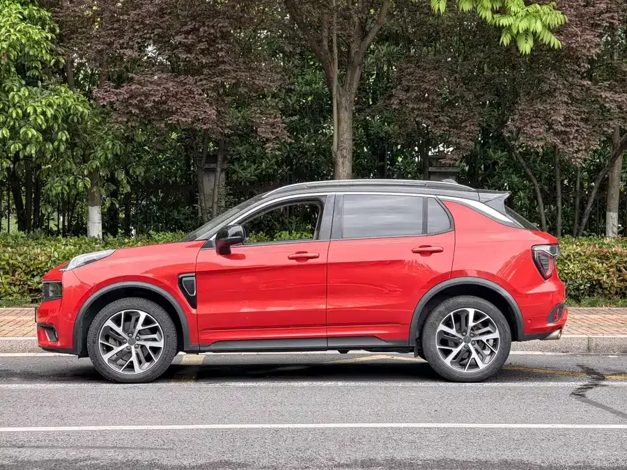 Lynk & Co 01