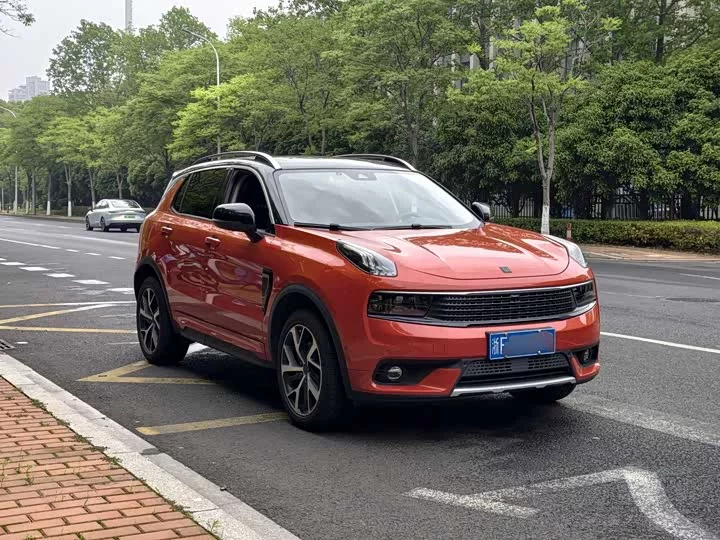 Lynk & Co 01