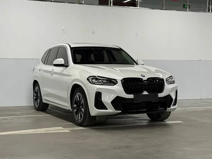 BMW iX3