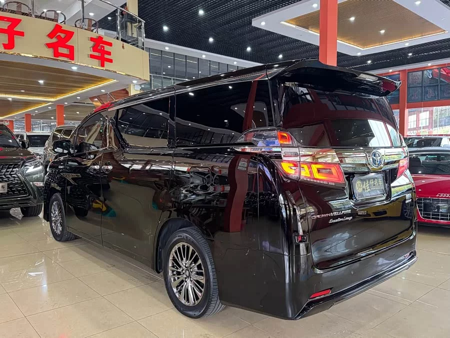 Toyota Crown Vellfire