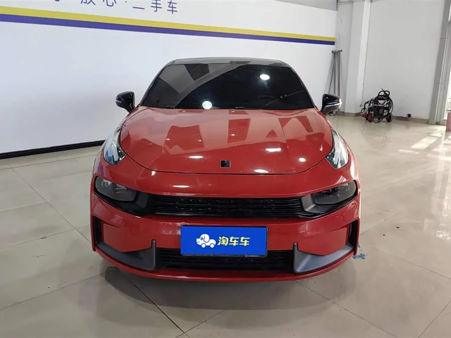 Lynk & Co 03