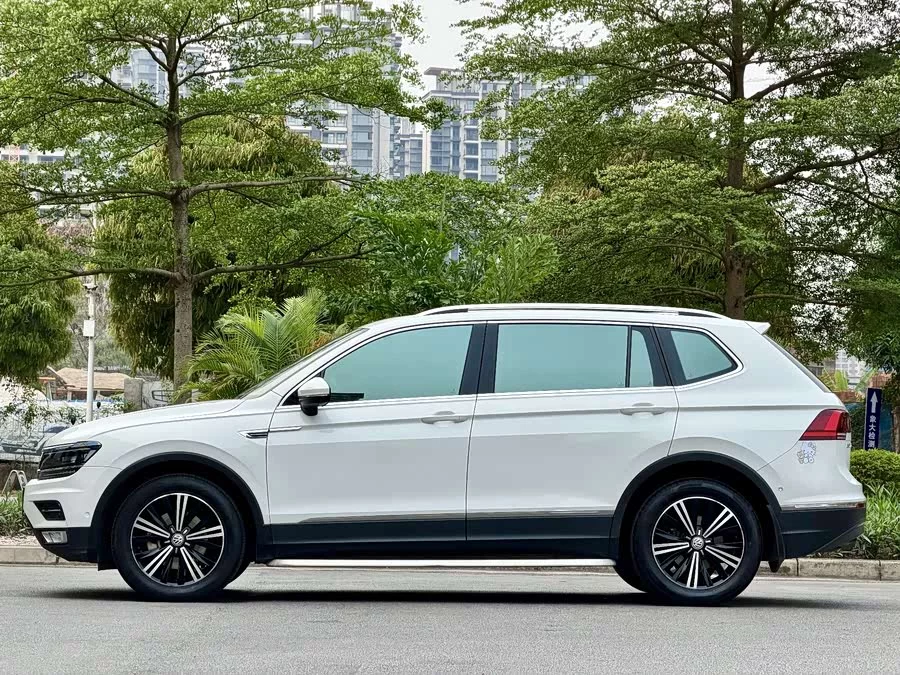 Volkswagen Tiguan L