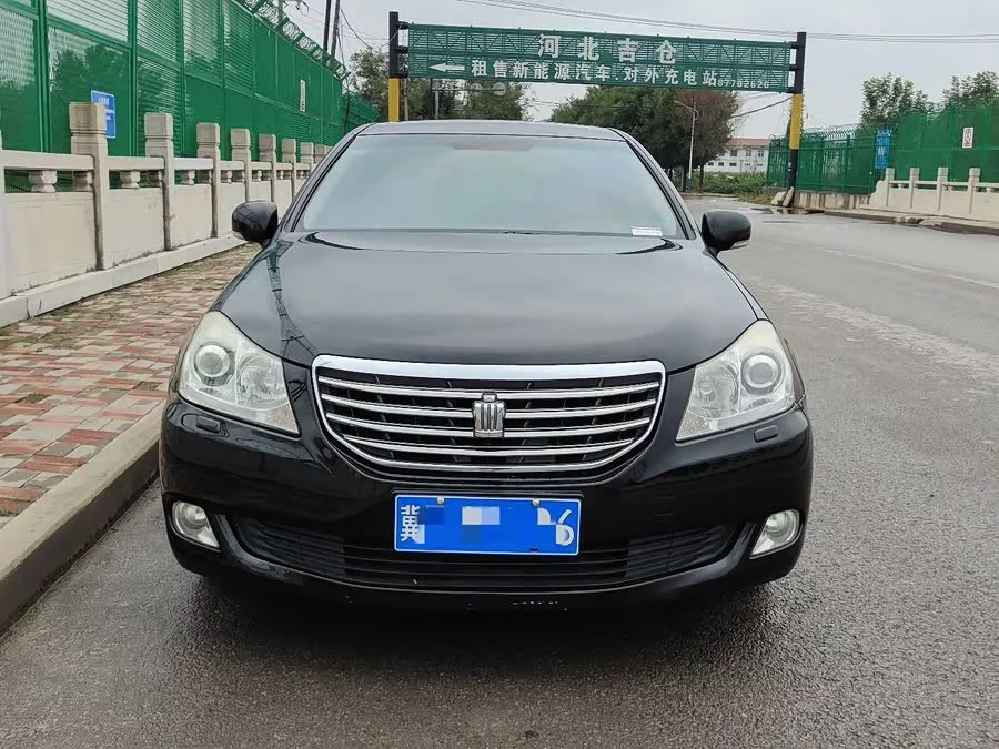 Toyota crown