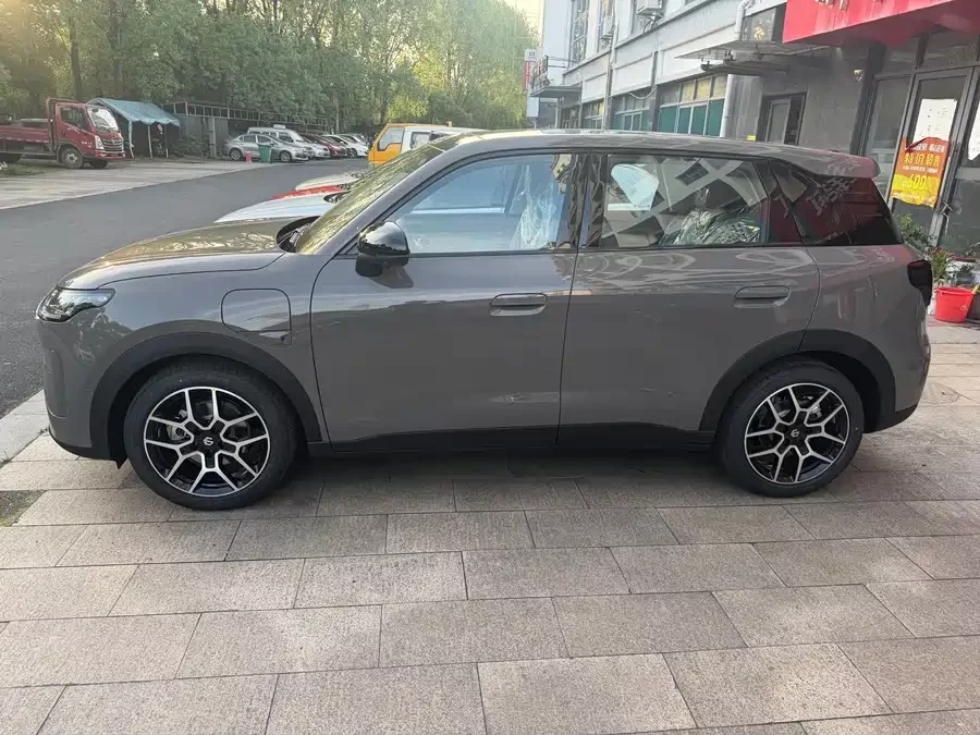 Leapmotor A10