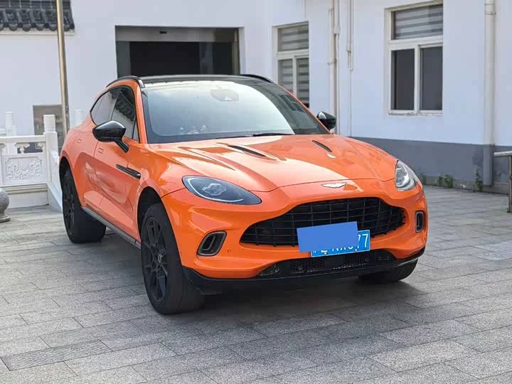 Aston Martin DBX