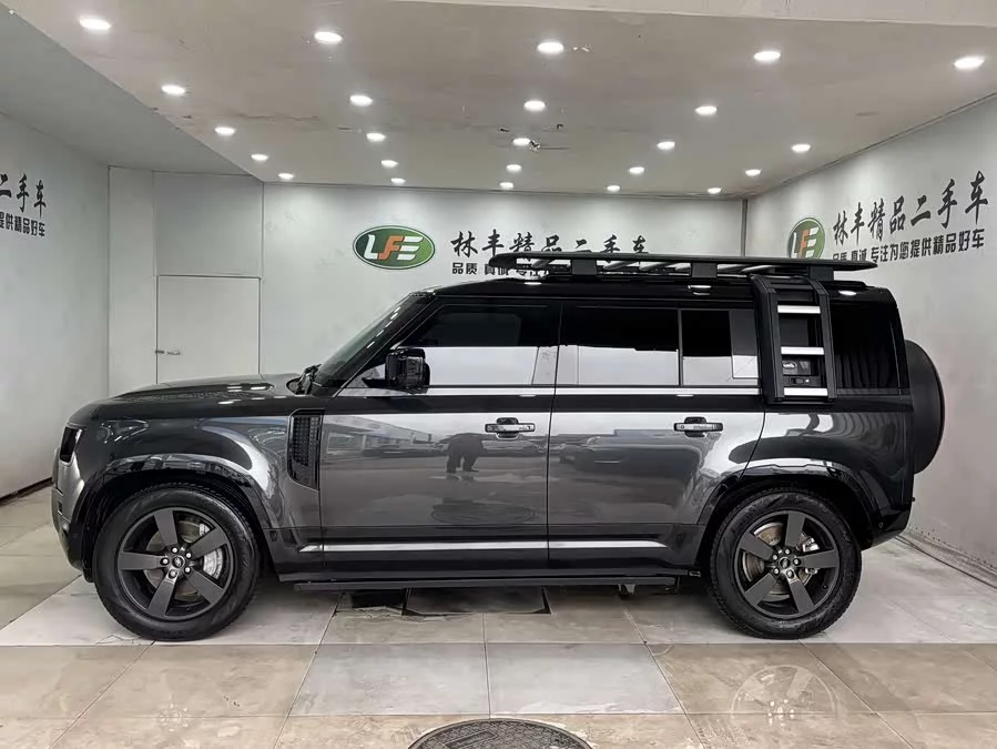 Land Rover guard