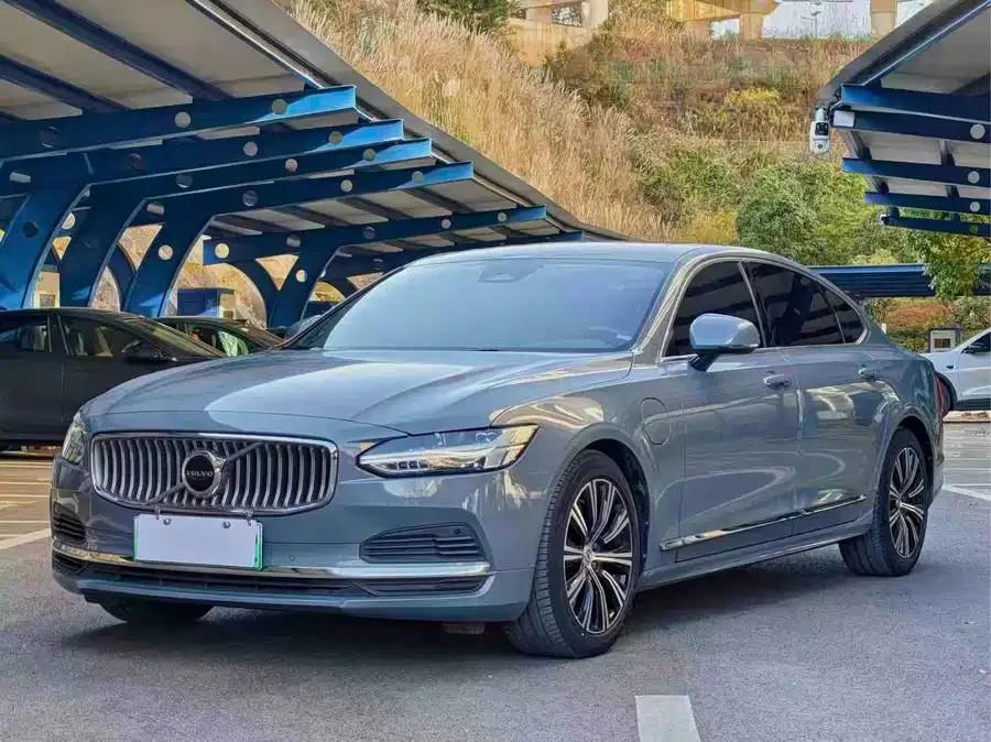 Volvo S90 plug-in hybrid