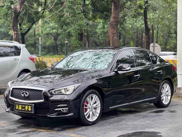 Infiniti Q50L