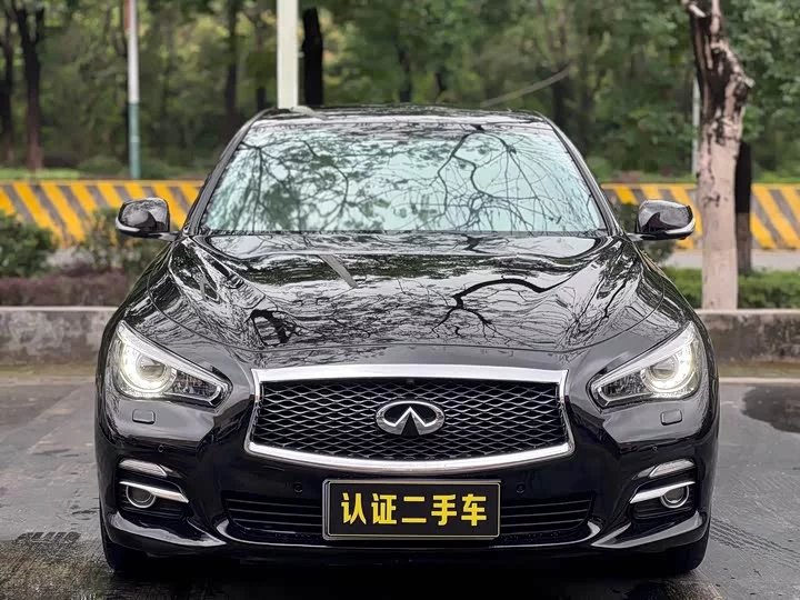 Infiniti Q50L
