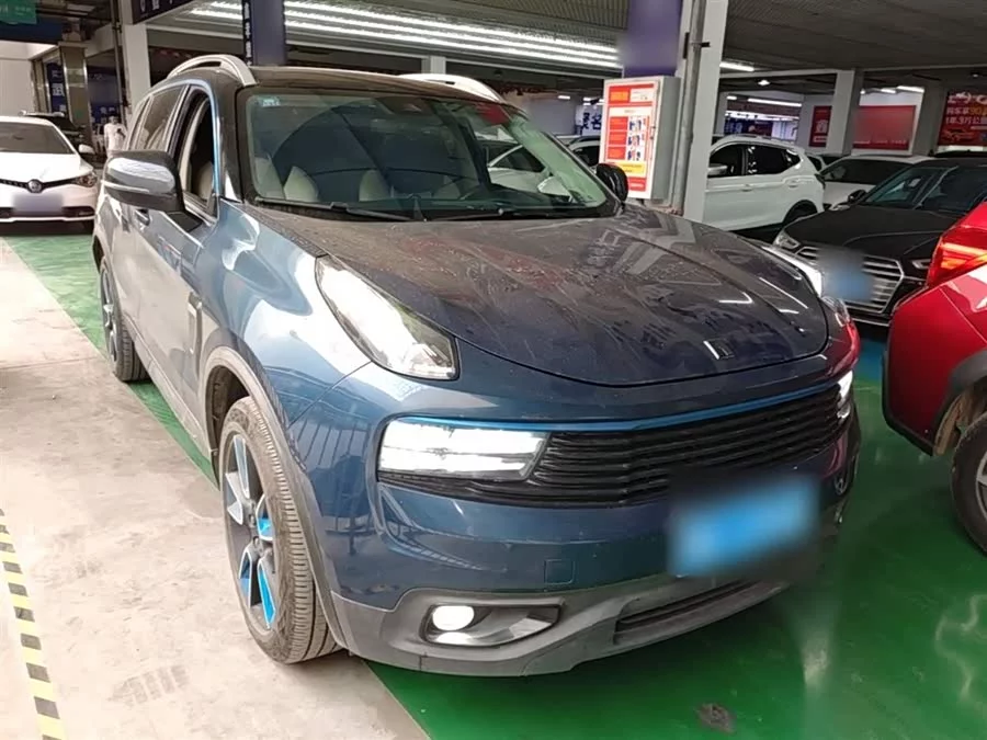 Lynk & Co 01