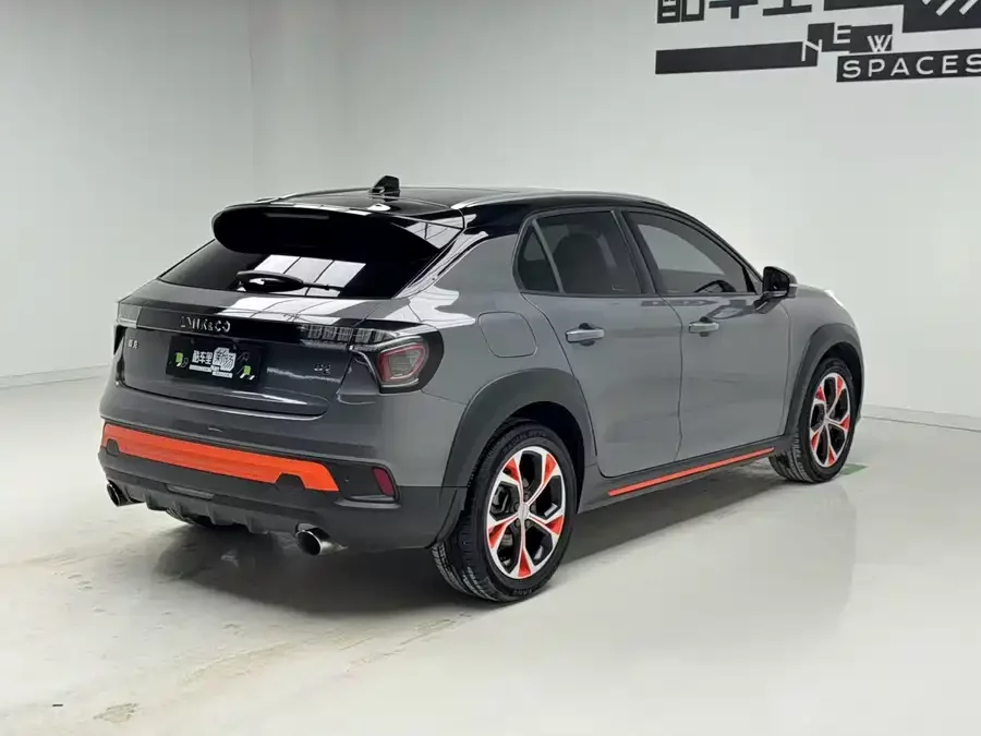 Lynk & Co 02