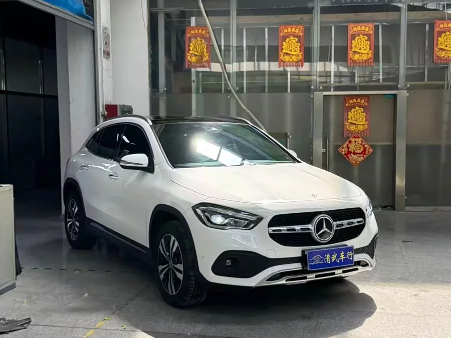 Mercedes Benz GLA