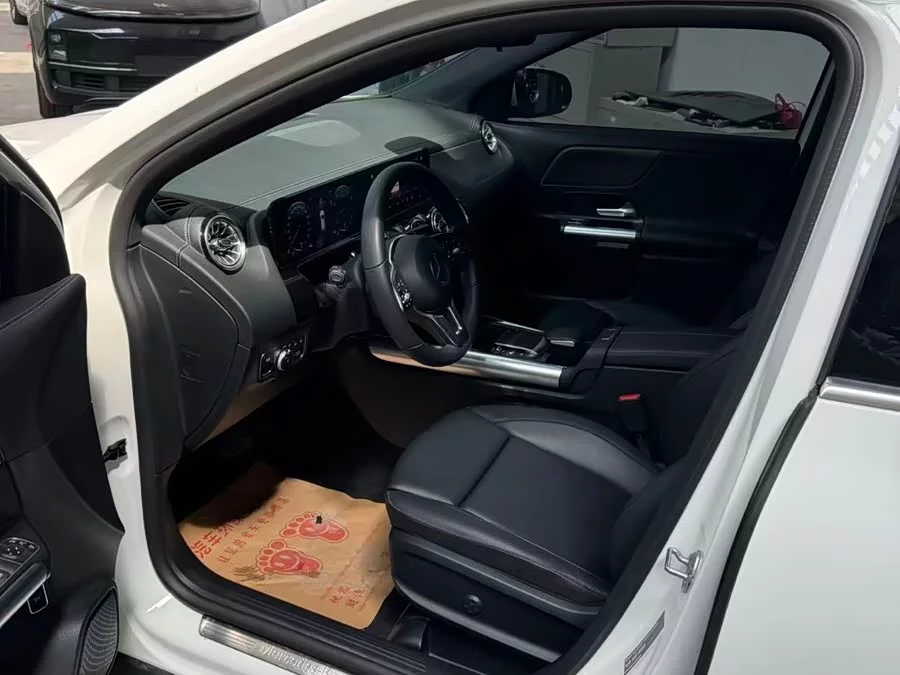 Mercedes Benz GLA