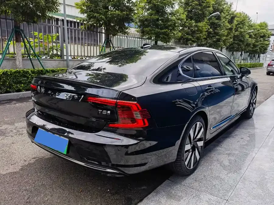 Volvo S90 plug-in hybrid