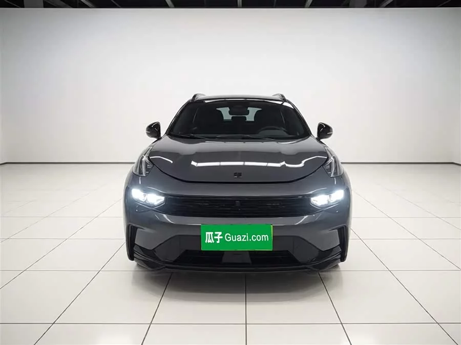 Lynk & Co 01