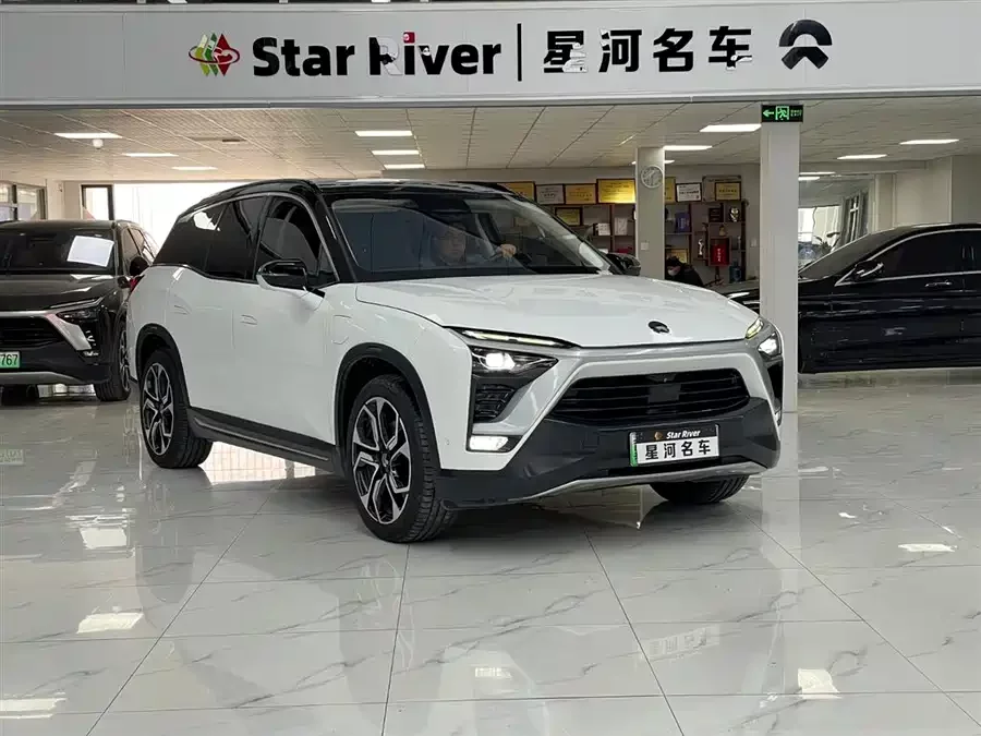 NIO ES8