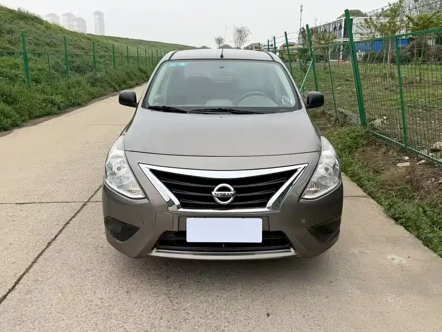 Nissan Sunny