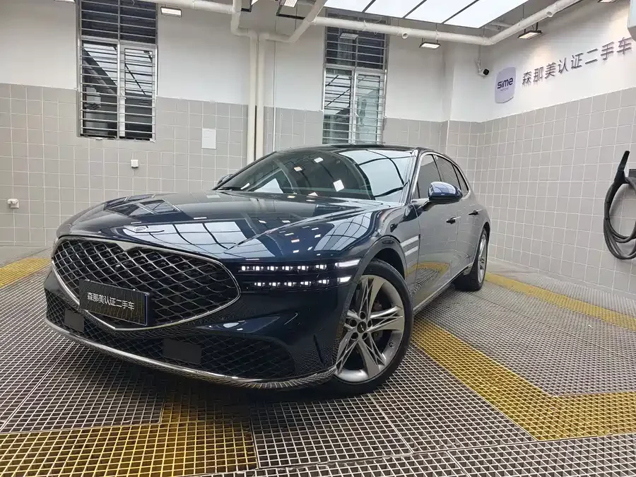 Genesis G90