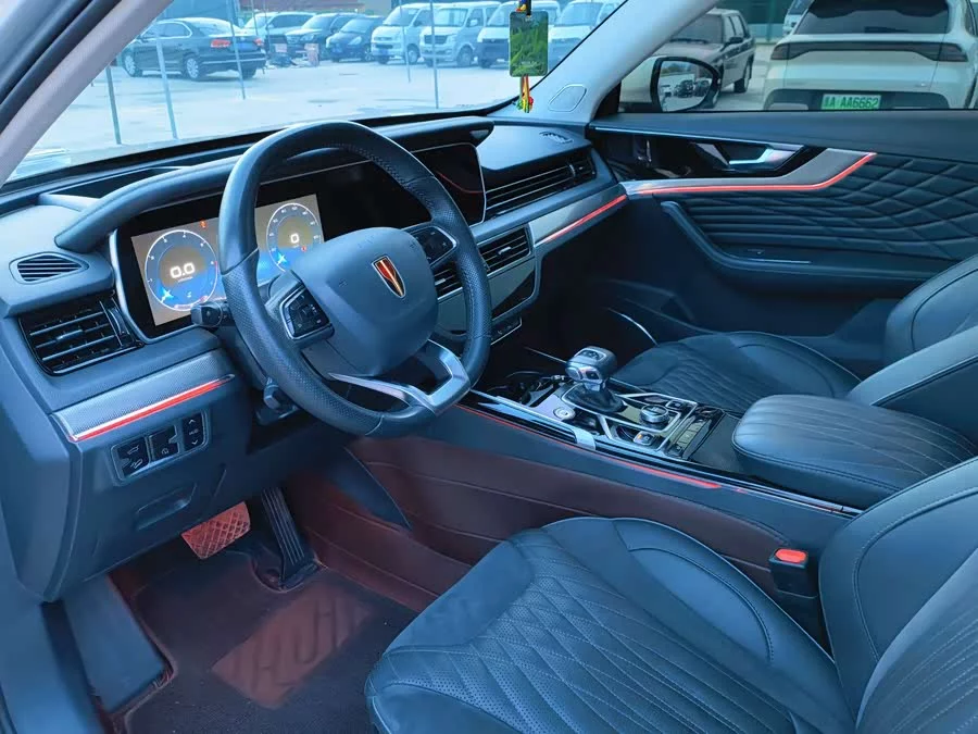 Hongqi HS5