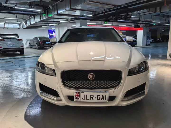 Jaguar XF