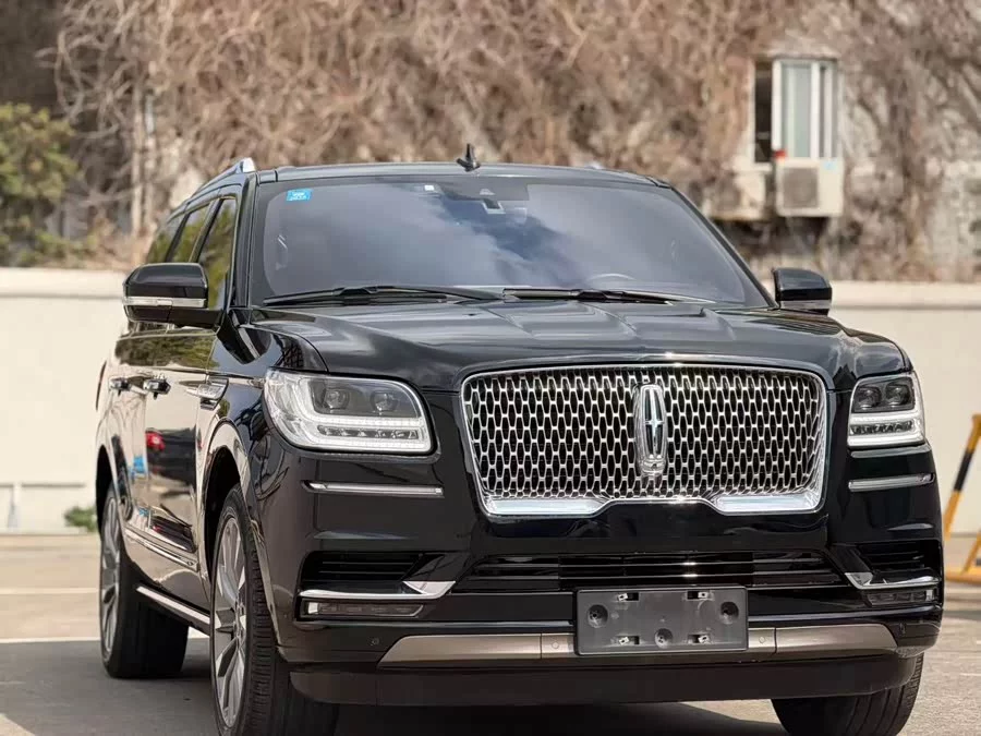 Lincoln Navigator