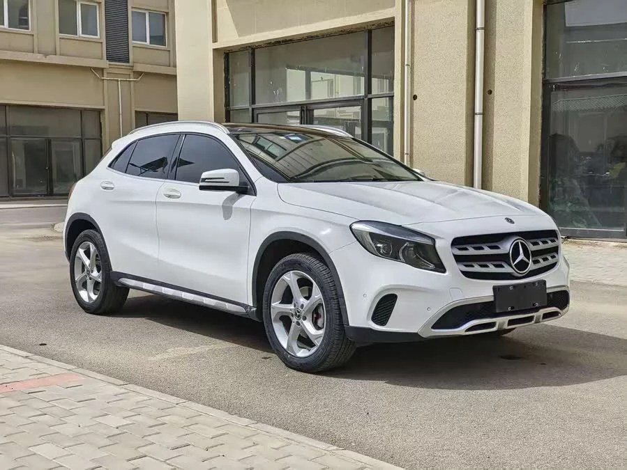 Mercedes Benz GLA
