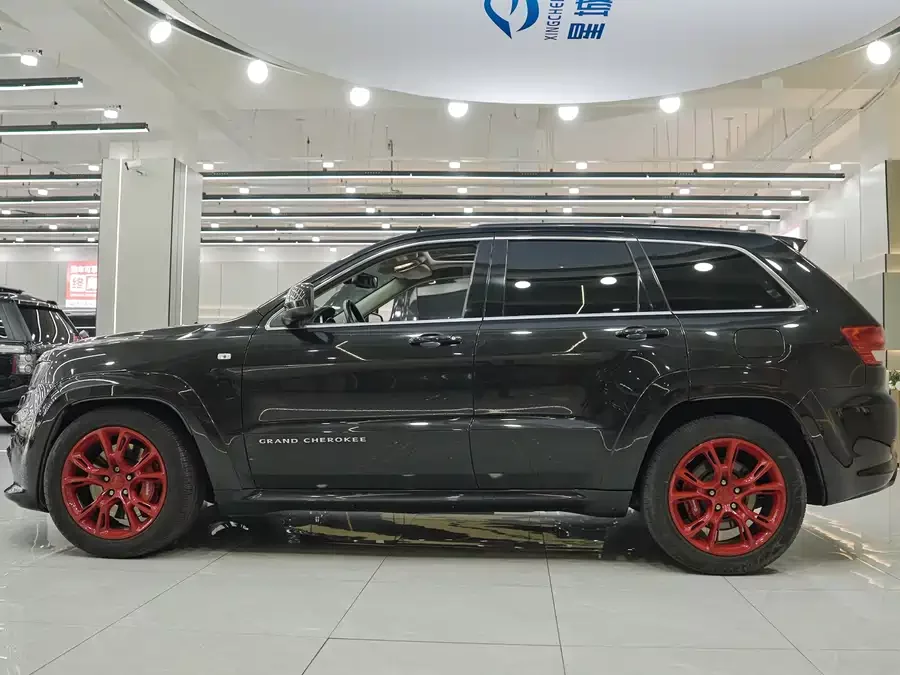 Jeep Grand Cherokee SRT