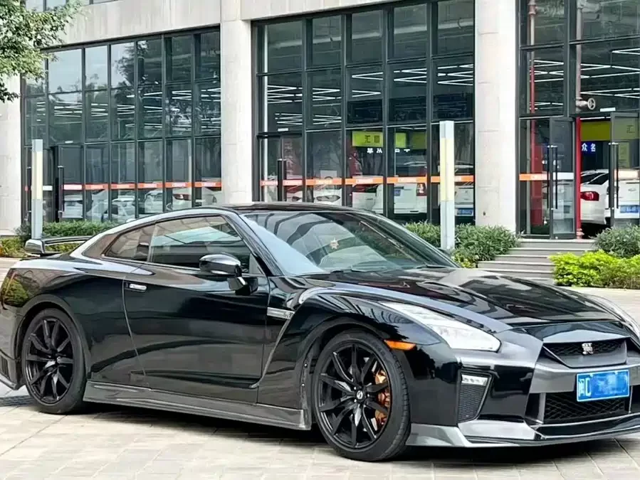 Nissan GT-R