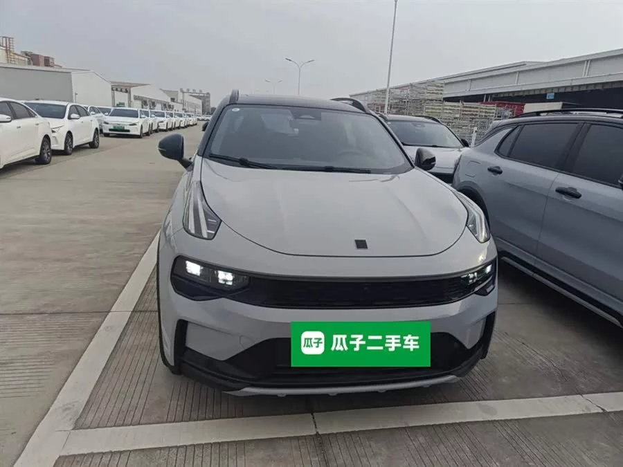 Lynk & Co 01